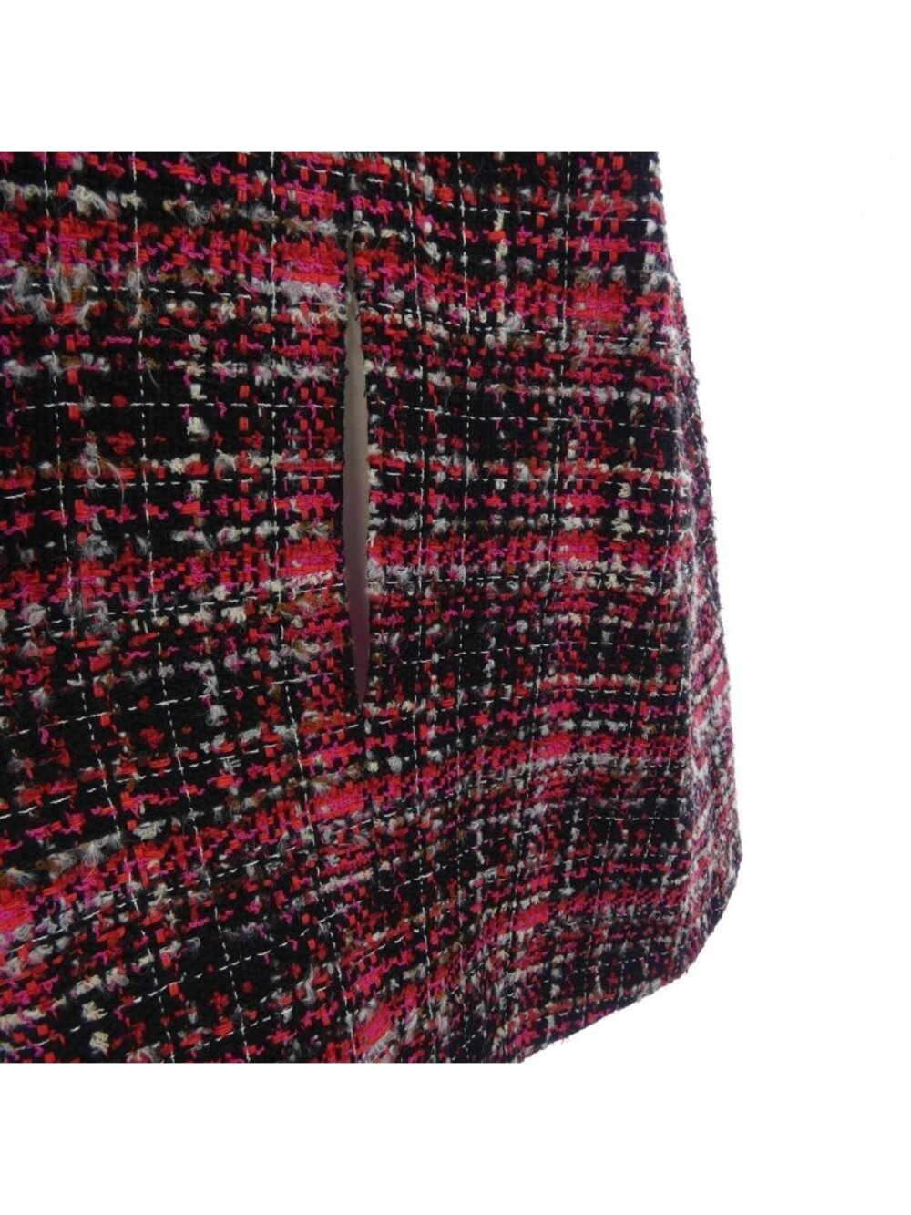 Chanel Cape Red - Picture 7 of 9